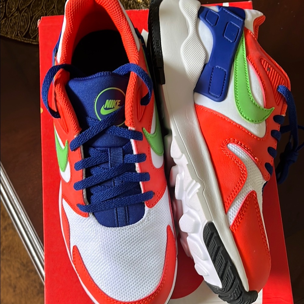 Nike LD victory (GS) Orange and Blue Sneakers with Sporty Silhouette Sz 6.5Y